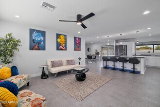 2546 N 69th Pl in Scottsdale, AZ - Building Photo - Building Photo