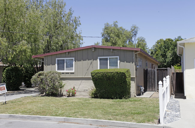 40918-40928 High St in Fremont, CA - Foto de edificio - Building Photo