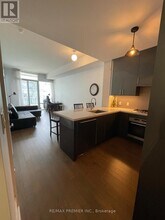 29 Queens Quay E in Toronto, ON - Building Photo - Building Photo