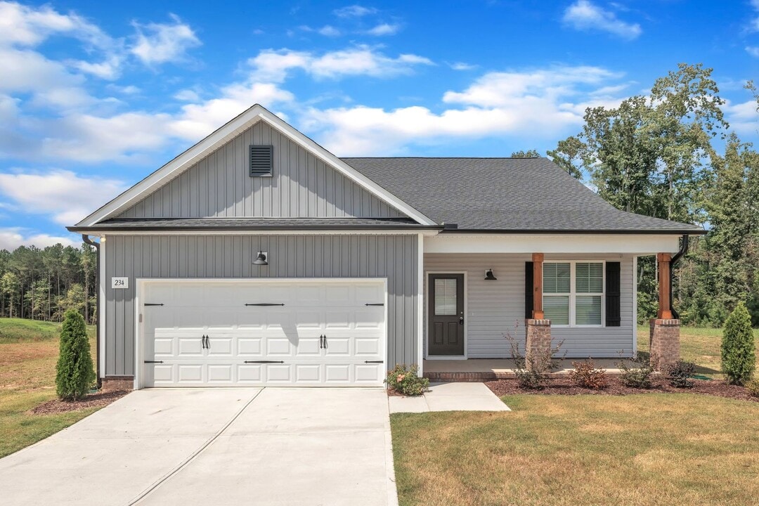 234 Danube Dr in Zebulon, NC - Building Photo