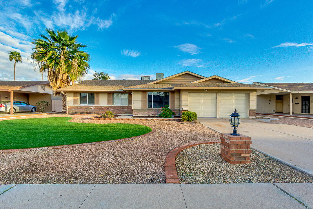 1960 E Fremont Dr in Tempe, AZ - Building Photo