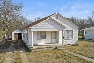 1214 E St NW in Ardmore, OK - Building Photo