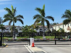 2741 NW 55th Way in Lauderhill, FL - Building Photo - Building Photo