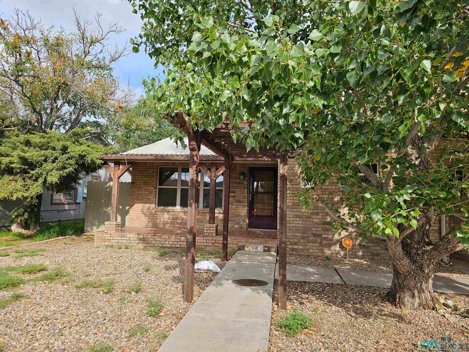141 S Houston Ave in Portales, NM - Building Photo
