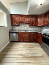 15 Thompson Dr in Randolph, MA - Building Photo - Building Photo