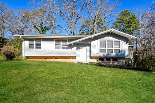 property at 1040 Rose Hill Cir