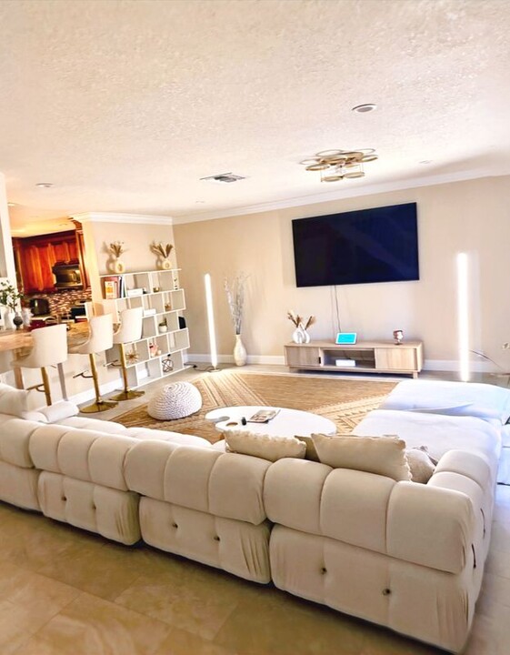 3825 NW 122nd Terrace in Sunrise, FL - Building Photo