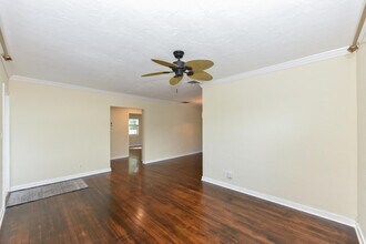 340 Russlyn Dr in West Palm Beach, FL - Building Photo - Building Photo