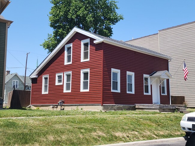 222 N Park Ave in Fremont, OH - Building Photo - Building Photo