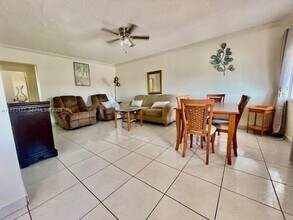 920 SW 11th Ave in Hallandale Beach, FL - Building Photo - Building Photo
