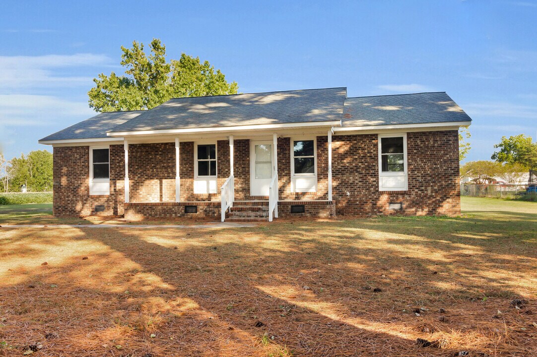 209 McCoy Ave in Cove City, NC - Building Photo
