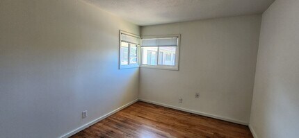 2208-2208 NE 80th Ave in Portland, OR - Building Photo - Building Photo