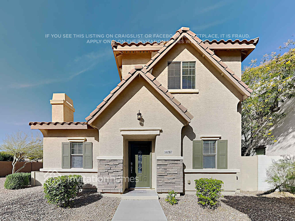 14087 W Country Gables Dr in Surprise, AZ - Building Photo