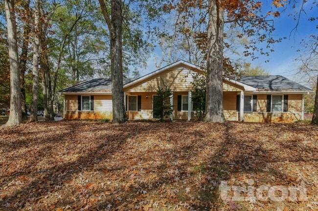 property at 1631 Quail Run SW