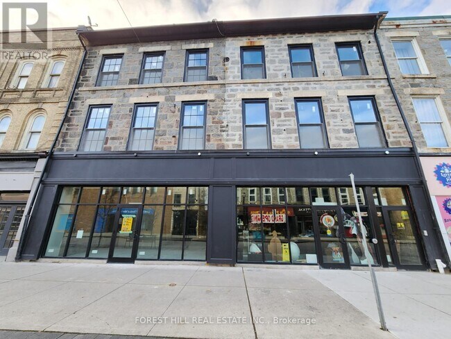 39-39 Main St in Cambridge, ON - Building Photo - Building Photo