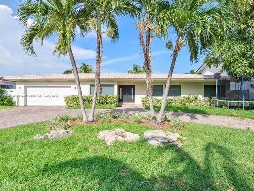 16473 NE 31st Ave in Miami, FL - Building Photo - Building Photo