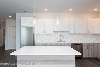 24 Mechanic St in Red Bank, NJ - Building Photo - Building Photo