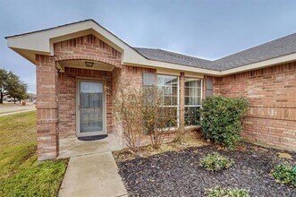 144 Old Settler's Trail in Waxahachie, TX - Building Photo - Building Photo