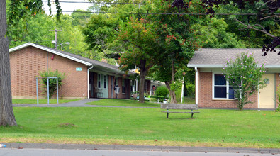 Glen Apartments in Danbury, CT - Building Photo - Building Photo