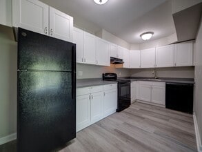 Cedar Park Apartments in Troy, NY - Foto de edificio - Building Photo