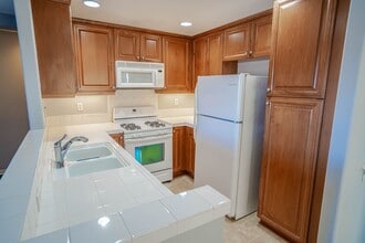 28442 Santa Rosa Ln in Saugus, CA - Building Photo - Building Photo