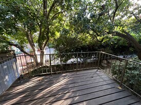 7439 Woodman Ave, Unit Valwood 52 in Van Nuys, CA - Building Photo