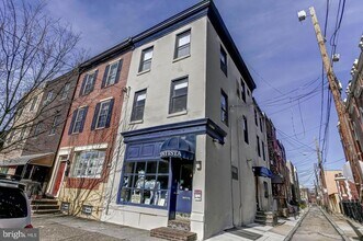 937 Christian St in Philadelphia, PA - Building Photo - Building Photo