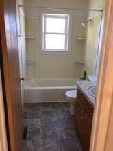 2220 Chanticleer St in Grand Island, NE - Building Photo - Building Photo