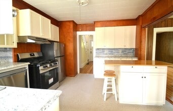 179 Main St in Bridgewater, MA - Building Photo - Building Photo