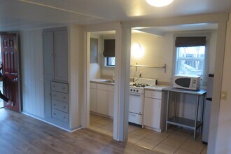 848 3rd St, Unit C in Santa Rosa, CA - Foto de edificio - Building Photo