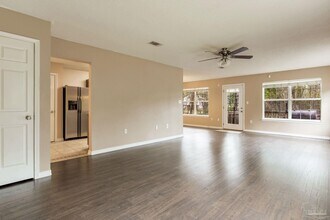 1017 Freeport Ct in Mary Esther, FL - Building Photo - Building Photo