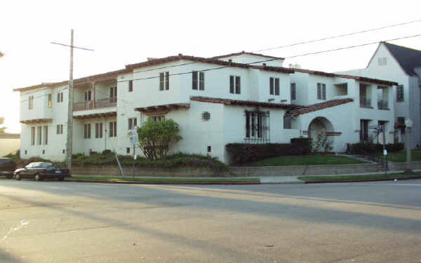 401 N Sycamore Ave in Los Angeles, CA - Building Photo