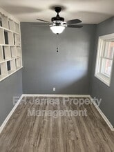 8014 E 2nd St in Tulsa, OK - Foto de edificio - Building Photo