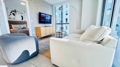 227 NE 2nd St in Miami, FL - Building Photo - Building Photo