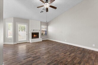 720 Skipjack Dr in Henderson, NV - Foto de edificio - Building Photo