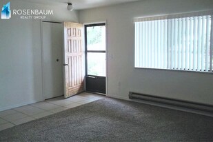 Charming 2-bedrooms, 1.5-baths home nestled in the heart of Prescott Valley! in Prescott Valley, AZ - Building Photo