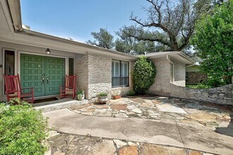 110 Ridge Oak Dr in Georgetown, TX - Building Photo - Building Photo