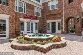 Colonnade at Kentlands in Gaithersburg, MD - Building Photo - Building Photo