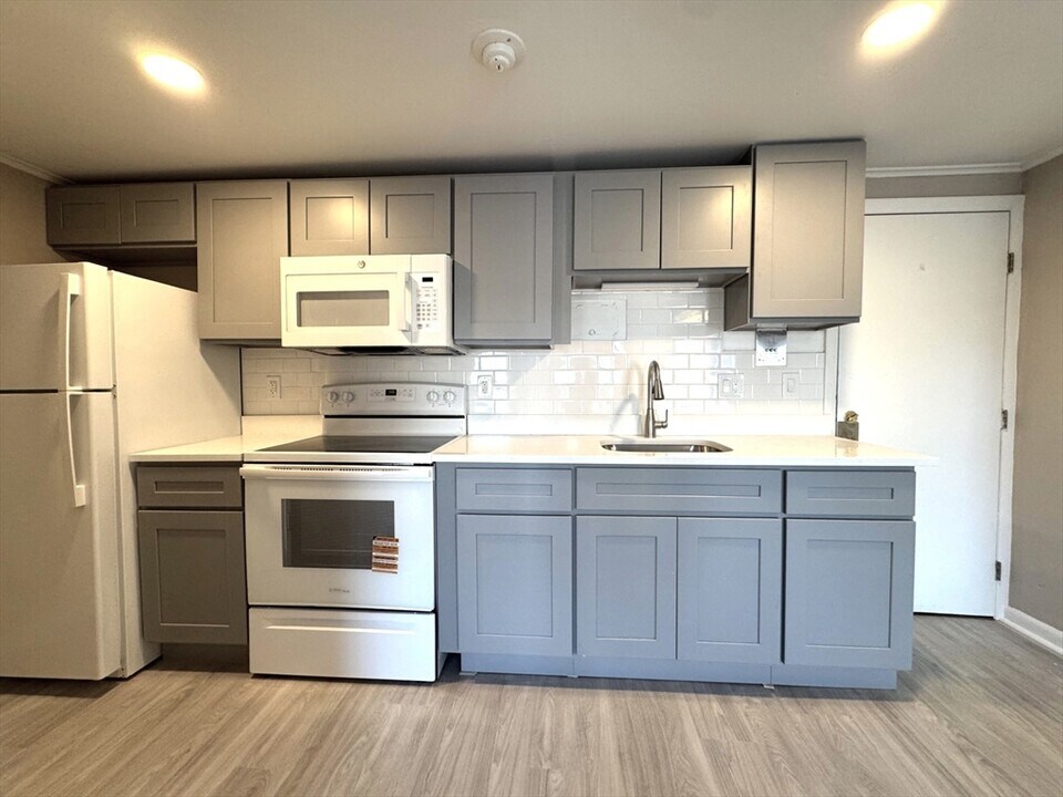 31 Western Ave in Gloucester, MA - Building Photo