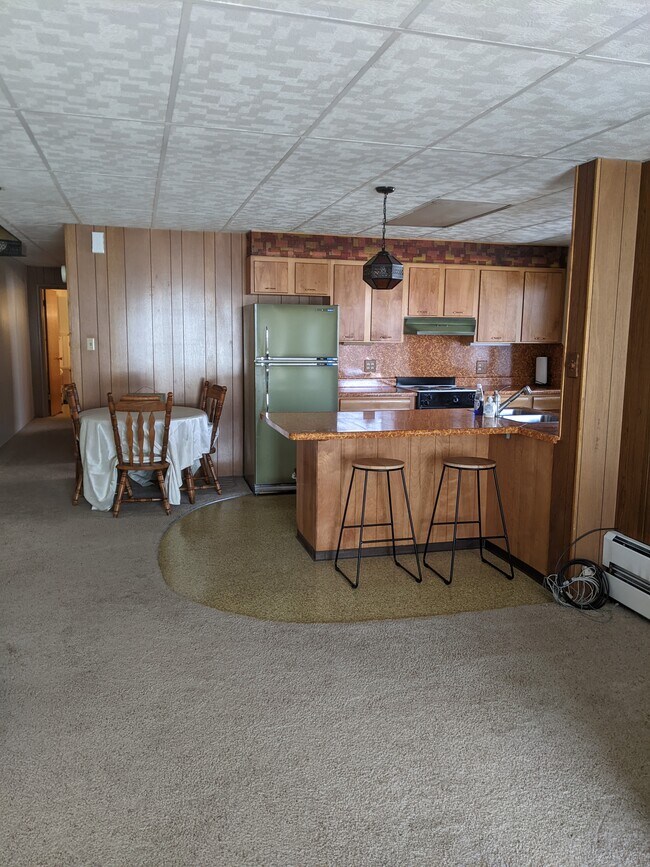 427 S Excelsior Ave Apartments and Nearby Butte Apartments For Rent