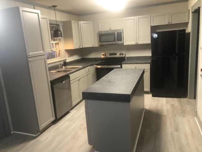 7613 Hwy 58 in Stantonsburg, NC - Foto de edificio - Building Photo