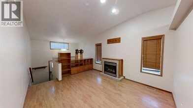 12517-1297B 97B St in Grande Prairie, AB - Building Photo - Building Photo