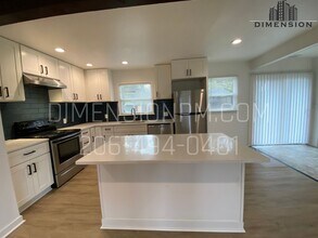 9012 Highland Ave SW in Lakewood, WA - Foto de edificio - Building Photo