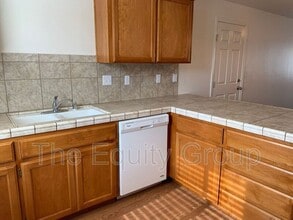 2921 N Crowe St in Visalia, CA - Building Photo - Building Photo