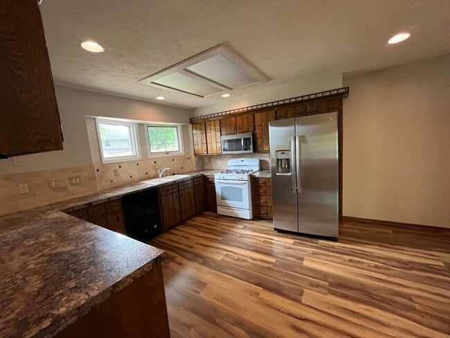 property at 705 S 153rd Cir