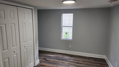 1246 Oakley St in Jacksonville, FL - Building Photo - Building Photo