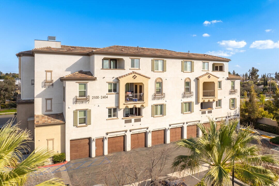 Hallmark at Mission in Ontario, CA - Foto de edificio