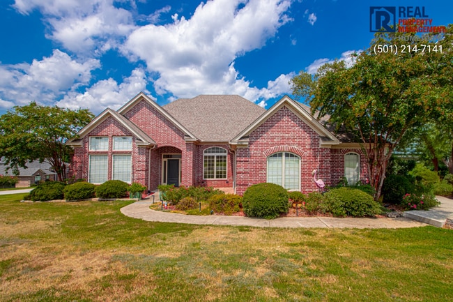4040 Robinwood Cir