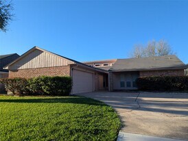 1810 Mustang Springs Dr in Missouri City, TX - Building Photo