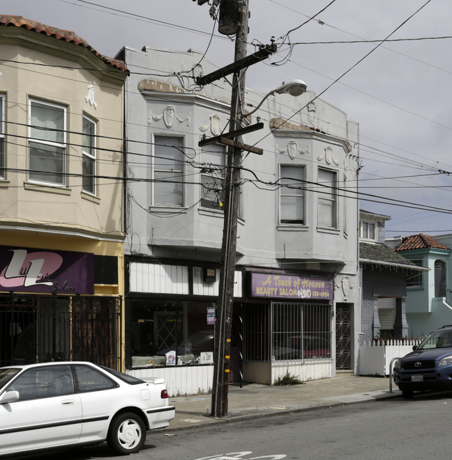 824-830 Holloway Ave in San Francisco, CA - Foto de edificio - Building Photo